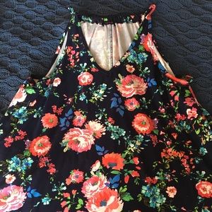 First Love Tops - First Love Floral Blouse 2x First Love Tops - First Love Floral Blouse 2x